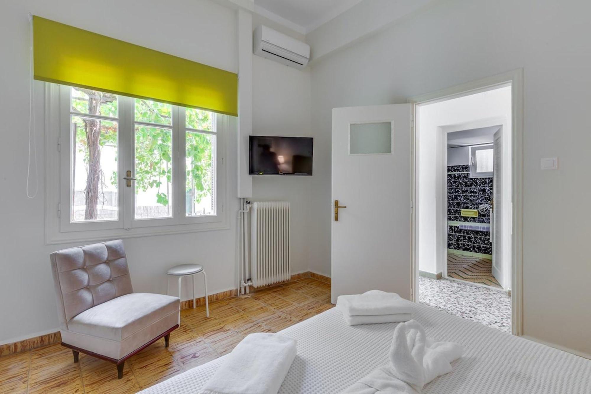 Samouil Apartment Steps From The Beach Chania  Exteriör bild