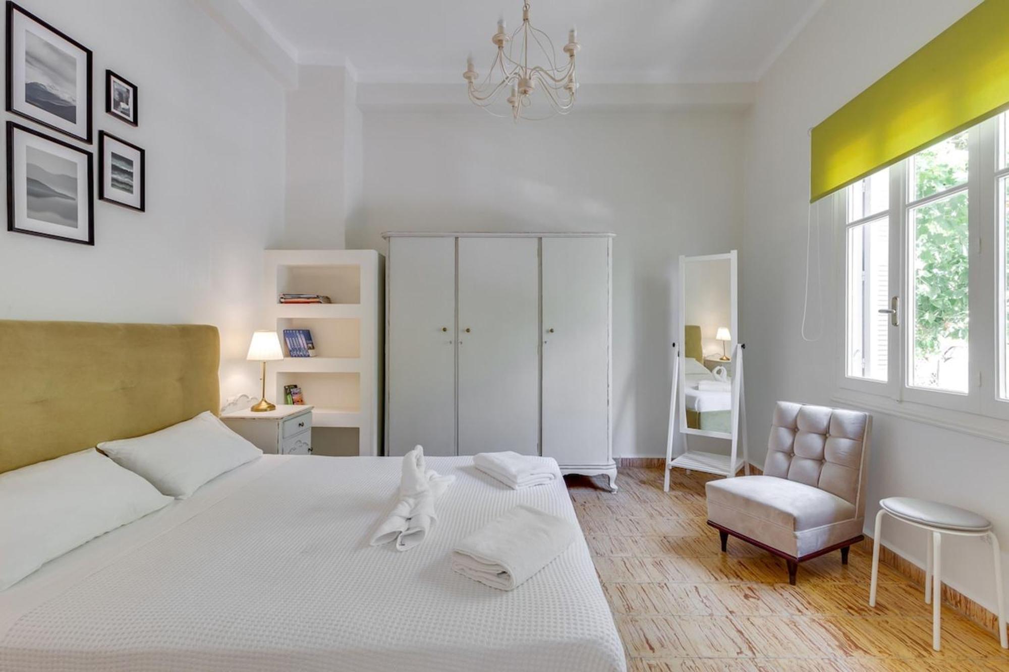 Samouil Apartment Steps From The Beach Chania  Exteriör bild